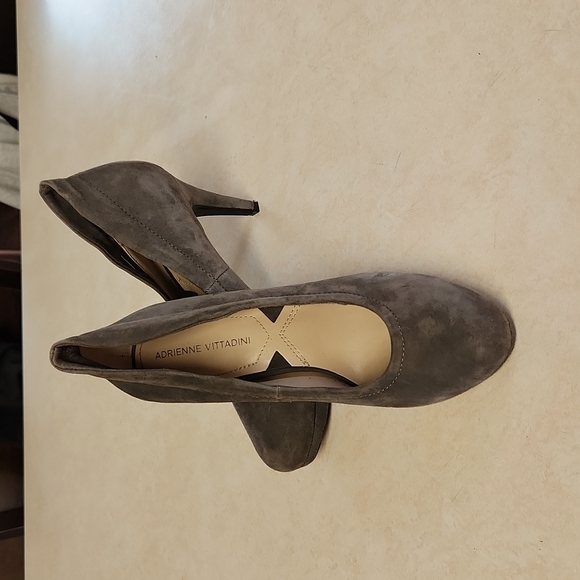 Adrienne Vittadini Gray "PENI" Leather/Suede Platform Heels Size 7 - Picture 8 of 12